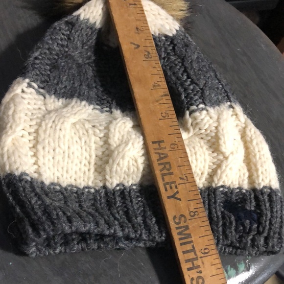 Girls Abercrombie knit pompon fur hat toque - Picture 5 of 7